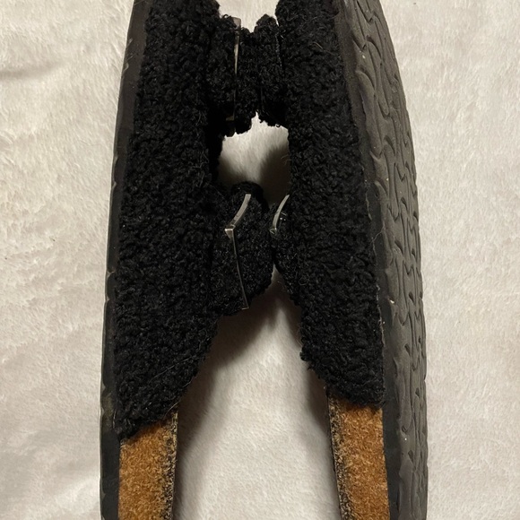 Union Bay Sherpa Sandals - Picture 8 of 9